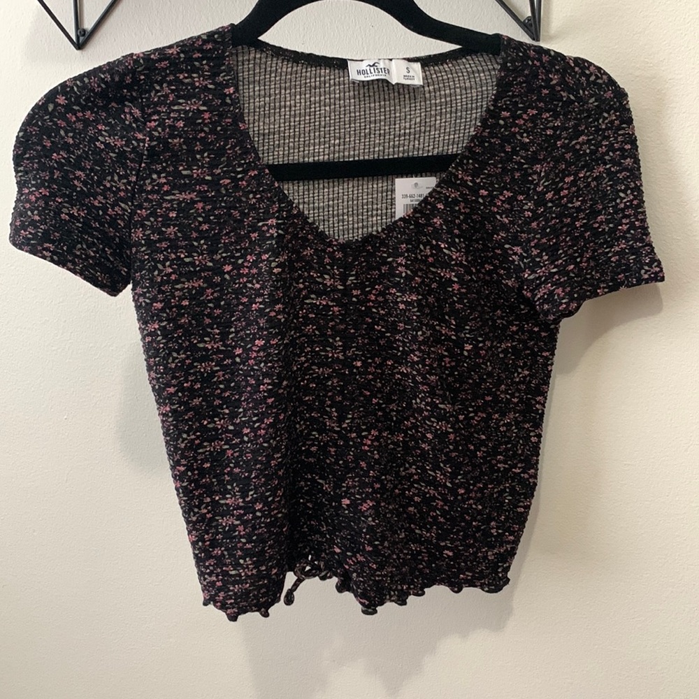 Black floral short sleeve shirt